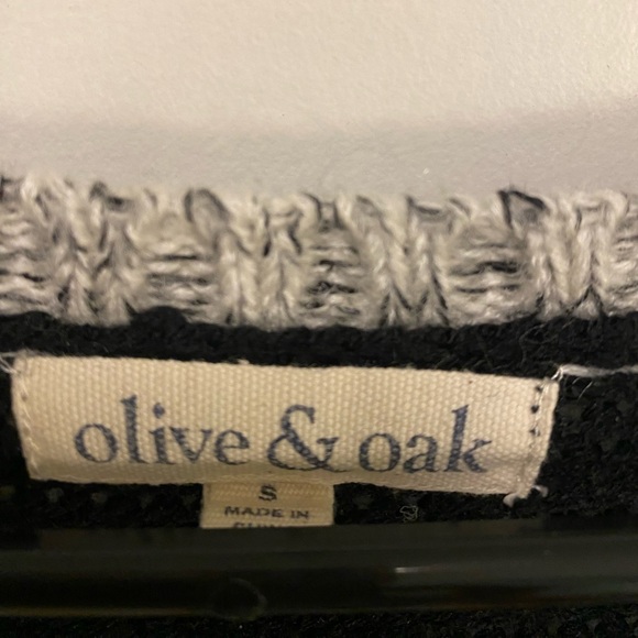 Olive & Oak Color Block Crew Neck Sweater - Picture 2 of 3